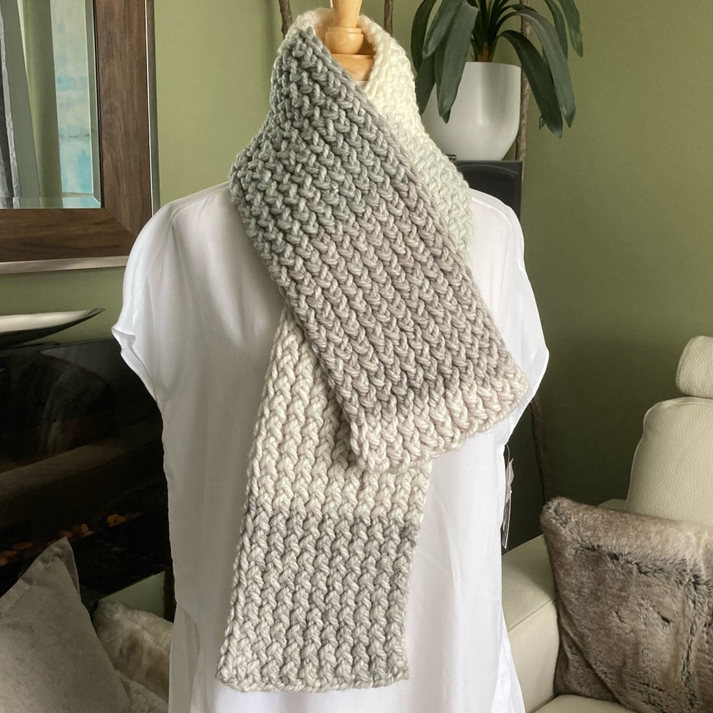 Handmade scarf - Picture 4 of 14